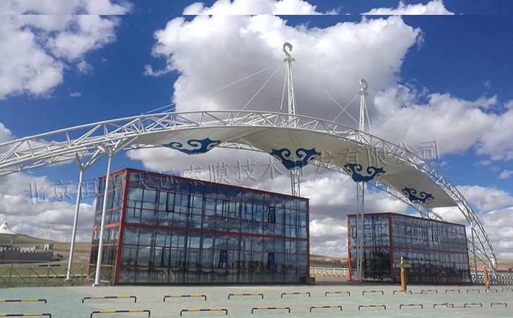 內蒙古輝騰草原馬術演藝小鎮鋼膜結構